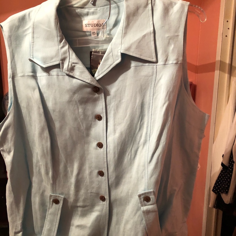 Blue Vest NWT Studio 1 size 24 w $5